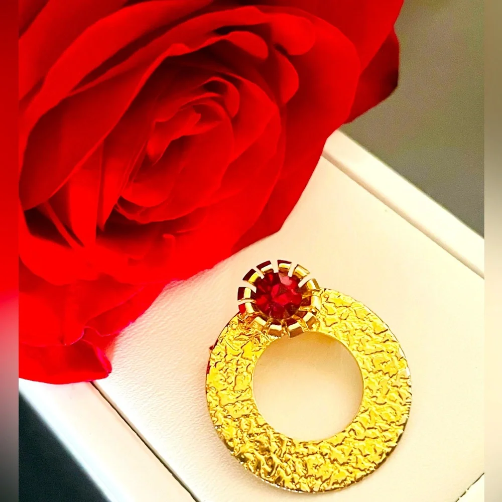 🔴Vintage Garnet and Gold Circle Brooch - Picture 2 of 9